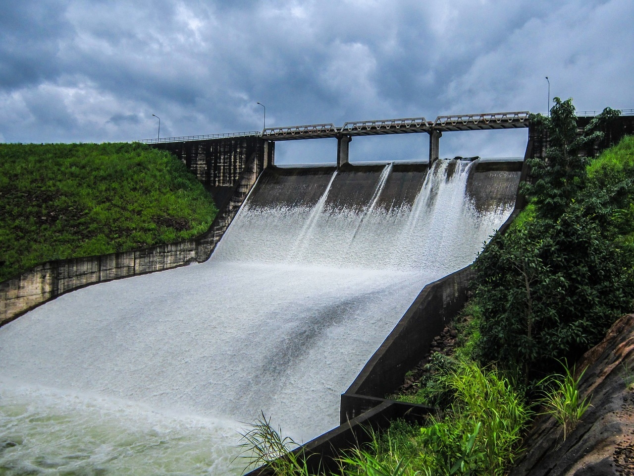 Dam-hydro